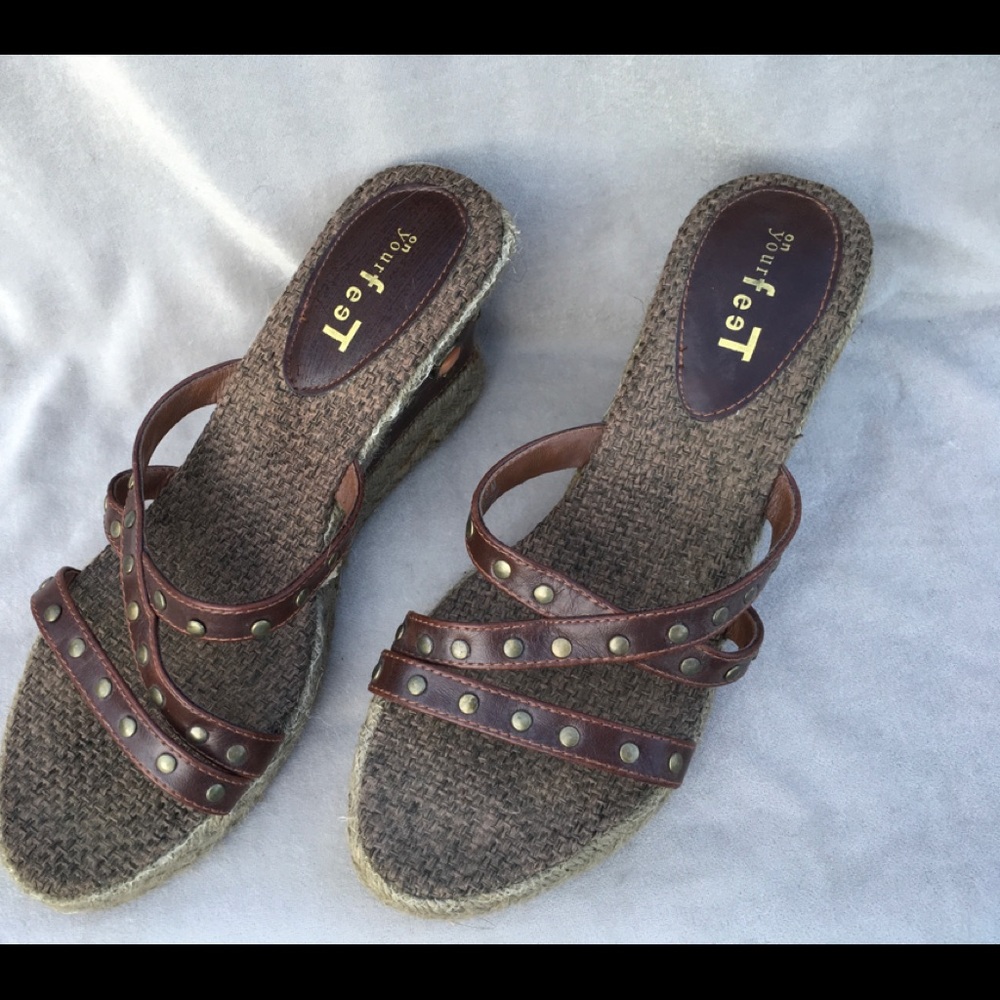 NEW “On Your Feet” leather wedge sandal Sexycomfy!
